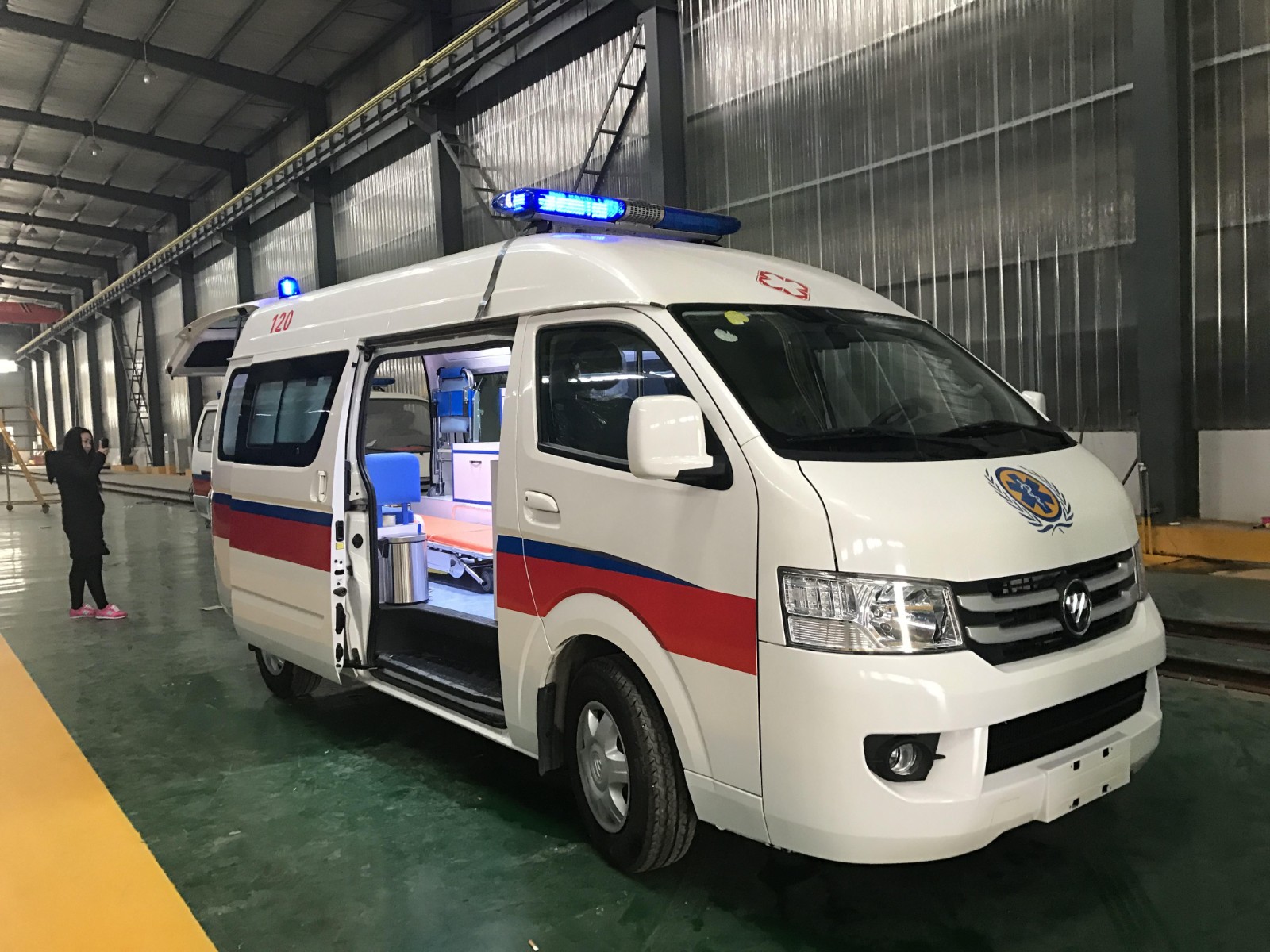 杂多县救护车转院