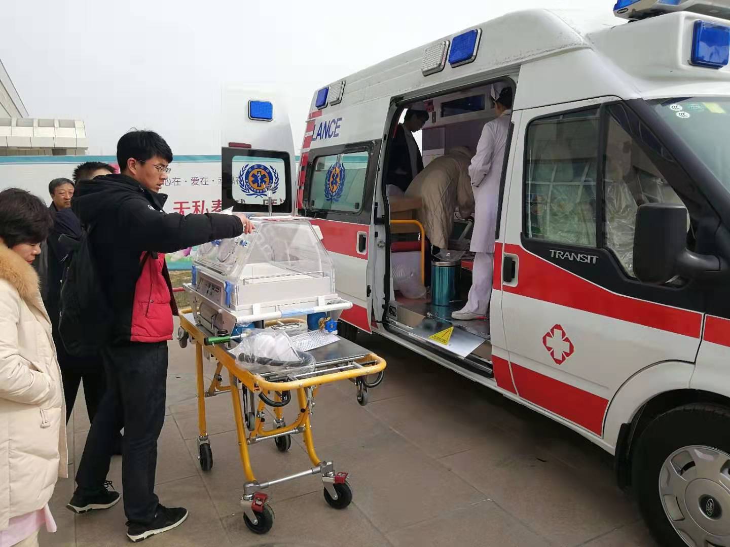 杂多县救护车转院